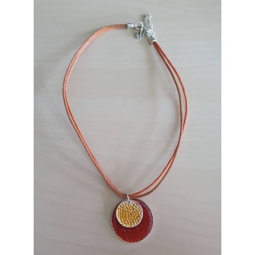 Collier Orange Pendentif Métallique
