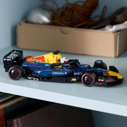 Modle de voiture de F1 en briques