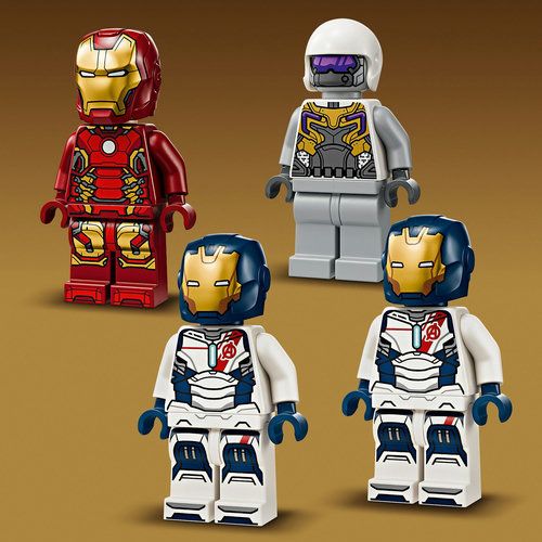 4 minifigurines