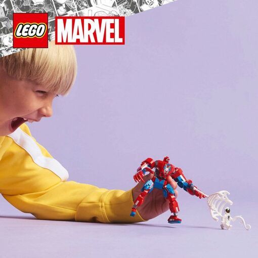Combat �pique avec le robot de Spider-Man