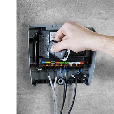 Motorisation de portail battant � v�rin SGS Essential RTS - Livr�e avec 2 t�l�commandes Keypop, feu orange, et photocellules - Compatible app TaHoma image 6 | Rakuten