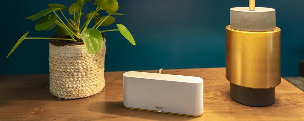 Pack TaHoma switch + 1 prise connect�e io - Commande intelligente compatible io, RTS, Zigbee 3.0, Multiprotocole & Multimarque - Compatible avec l'Assistant Google, Alexa image 1 | Rakuten