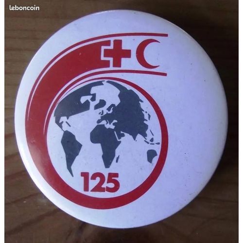 Badge Ancien Rond En Plastique Dur Croix Rouge Française: 125 Ans Diamètre5,5cm