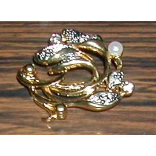 Broche Plaqué Or Avec Pierres Incrustées Et Épingle