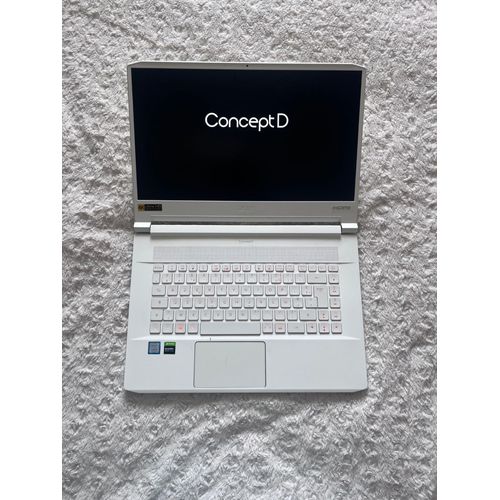 Acer ConceptD 7 Pro - 17" Intel Core i7 - Ram 32 Go - DD 2 To