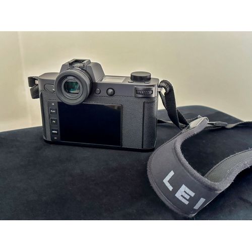 Leica SL2 47 mpix + Objectif Leica Vario-Elmarit-SL 24-70 f/2.8 ASPH