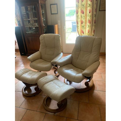 2 Fauteuils Relax En Cuir Presque Neuf