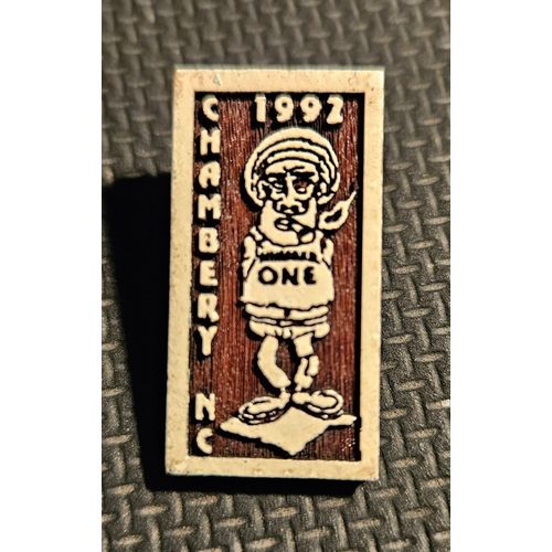 Pin's Gendarmerie "Peloton Motorisé Nances - Chambéry 1992"