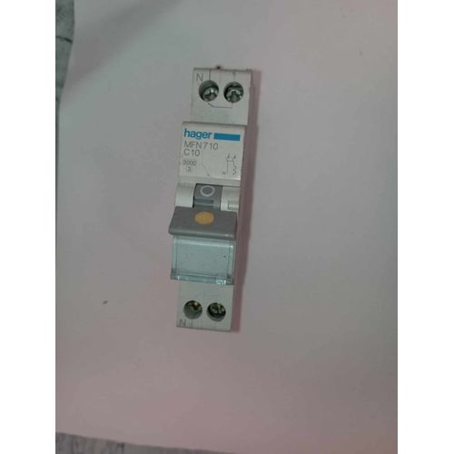 Disjoncteur Phase + Neutre 10A 3kA Courbe C bornes à vis 1 Module MFN710