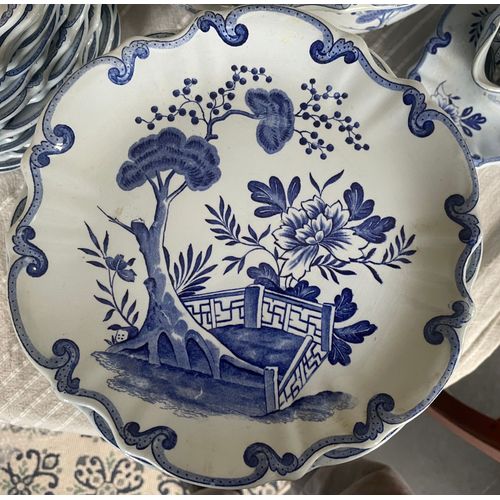 Ancienne Assiette Terre De Fer En Faïence De Creil Et Montereau Décor Hollandais