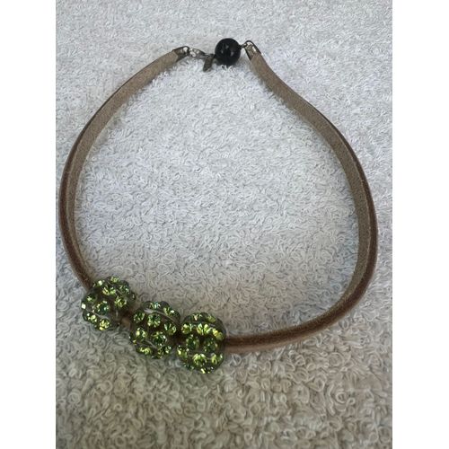 Collier Cuir Beige Avec 3 Pendentif Sphère En Cristal Acrylique Transparent