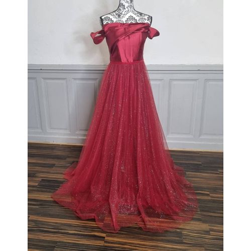 Robe De Soirée Longue Bordeaux Buste Satiné Col Bateau Bas En Tulle Taille 36