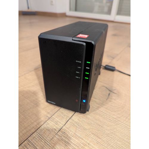 Serveur Synology DS216 play + 2 disques dur de 2 To