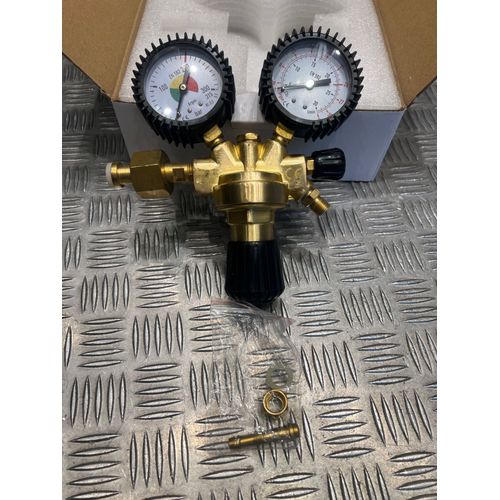 débilitre Détendeur silex 30 L/min à deux manomètres pour gaz Argon ou Argon +CO² poste soudure mig mag