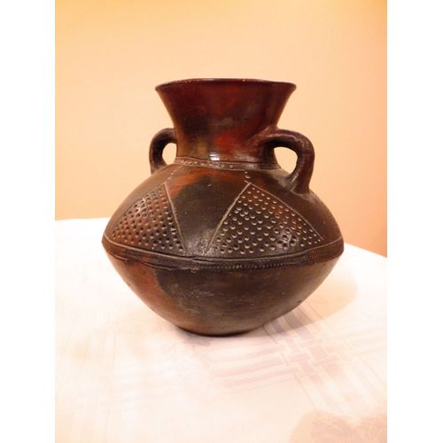 Cruche Éthiopienne Ancienne En Terre Cuite