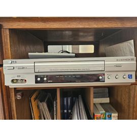 Magnetoscope a cassette MG64