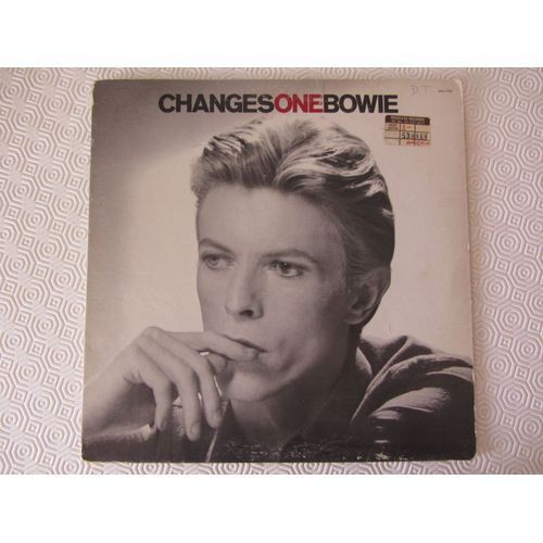 Changesonebowie : Space Oddity - John, I'm Only Dancing - Changes - Ziggy Stardust - Suffragette City - The Jean Genie - Diamond Dogs - Rebel Rebel - Young Americans - Fame - Golden Years