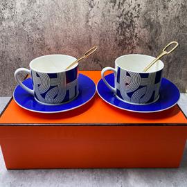 Conception De Piste Tasses ¿¿ Caf¿¿ Et Soucoupes En Porcelaine ...