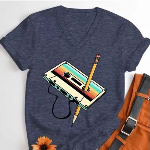 T-Shirt Années 80 Cassette Ruban Crayon Rétro Musique, T-Shirt Vêtements Pour Femmes. Cadeau Anniversaire. Plusieurs Tailles Et Coloris Disponibles