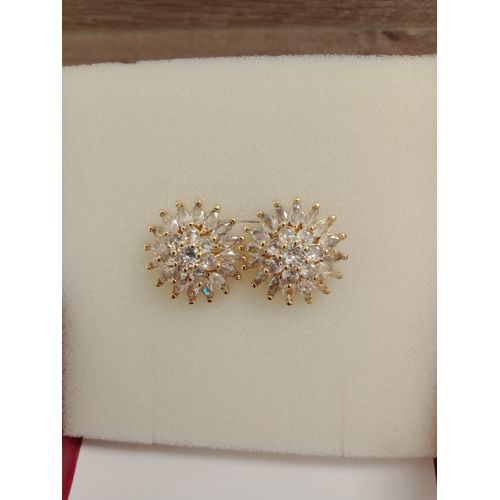Boucles D'oreilles Fleurs En Plaquage Or Un Micron Et Oz Blanc
