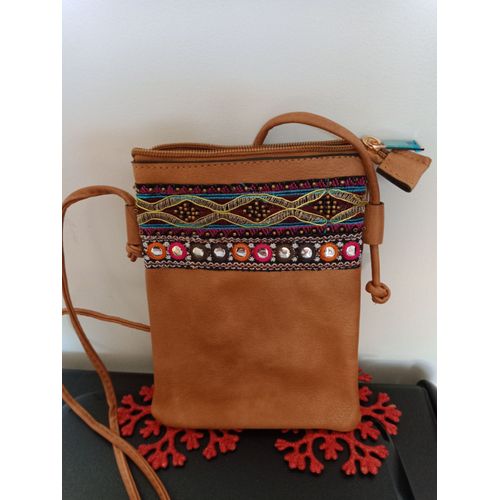 Pochette marron clair en cuir polyuréthane