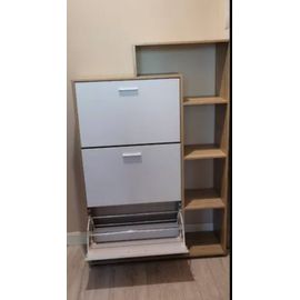 Meuble À Chaussures Moderne Et Fonctionnel Design Contemporain : Finitions Blanches Et Bois Clair, Ajoutant Une Touche D'élégance À Votre Entrée Ou Couloir. Rangement Optimisé : 3 Tiroirs Spacieux Pou