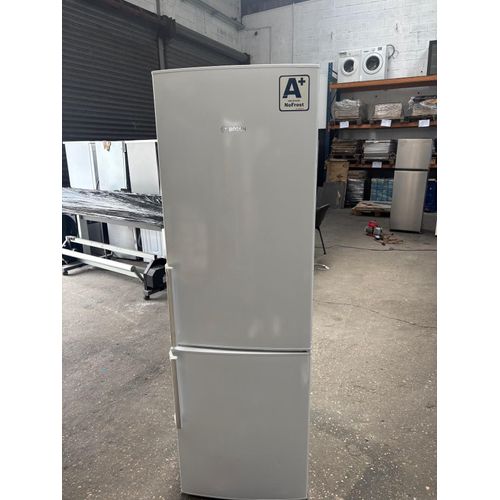 Réfrigérateur congélateur BOSCH KGN36X23 ¿ 330L ¿ NoFrost ¿ A+