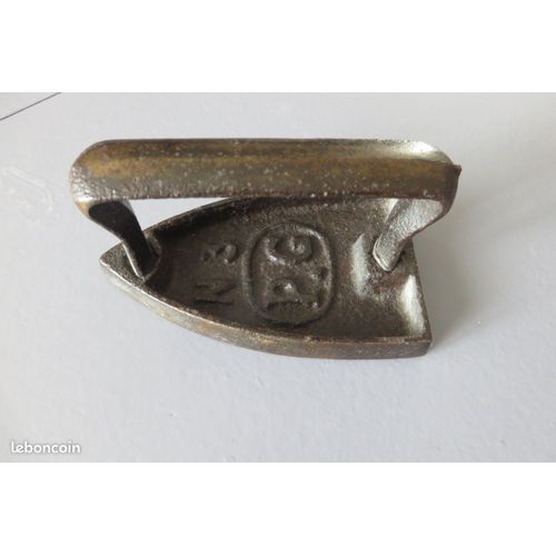 Ancien Fer À Repasser À Dentelle G11