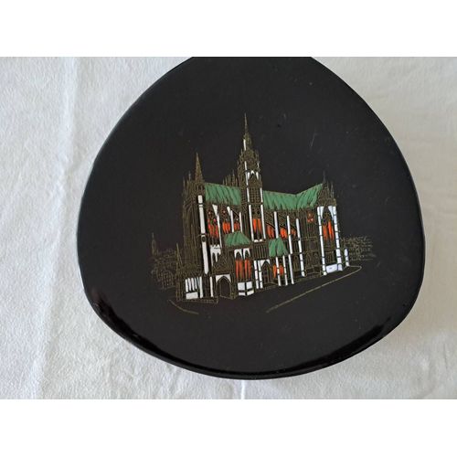 Longwy. Assiette Cathédrale de Metz. Grand Feu.