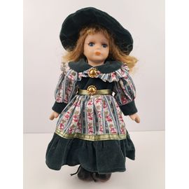 Petite Poupée En Porcelaine Vintage Avec Un Chapeau