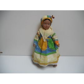 Petite Poupée En Porcelaine "Créole" De Collection 21 Cm