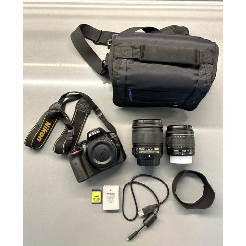 Nikon D3300 24.2 Mpix + Objectif Nikon AF-S NIKKOR 28mm 1:1.8G + Objectif Nikon AF-P DX NIKKOR 18-55mm 1:3.5G VR - Noir