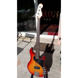 Basse Fender Deluxe Dimension Iv