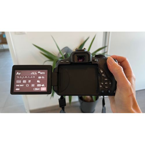 Canon EOS 700D reflex 18 mpix + Objectif