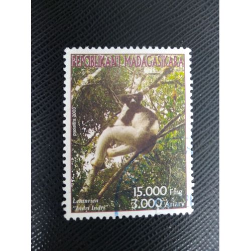 Timbre Madagascar Y T 1848 Lémurien Indri Indri 2003 (050409 )