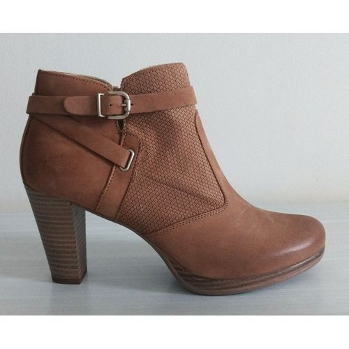 Boots. Bottines Camel Marron Beige. Talons Hauts. André. Cuir. Pointure 39