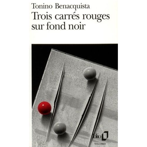 Trois Carrés Rouges Sur Fond Noir