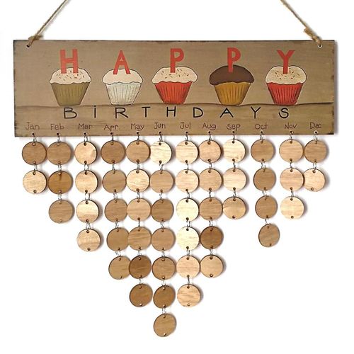 Calendrier d'anniversaire coloré en bois avec 50 disques personnalisables pour occasions spéciales et décoration intérieure