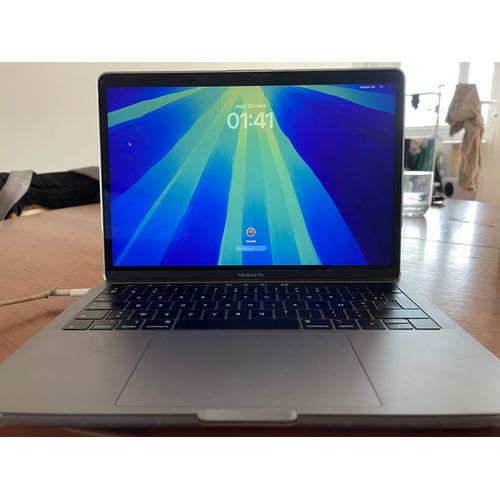 Apple MacBook Pro 2019 - 13.3" Intel Core i5 - 2.4 Ghz - Ram 8 Go - DD 256 Go