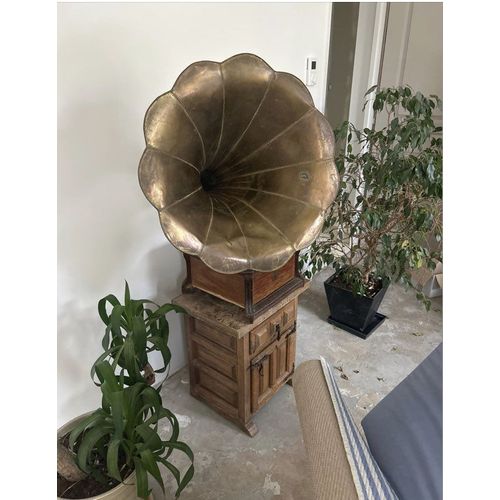 Phonographe Gramophone "Pathe" Pathefono N°31 Et Son Magnifique Pavillon