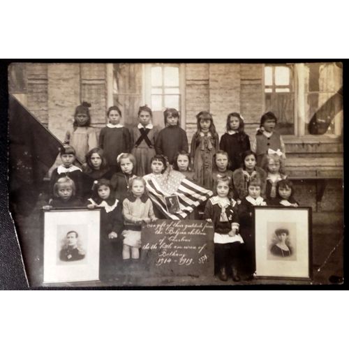14-18 : Photo De 1919 Avec Un Groupe D'enfants Charleroi Remerciant Le Président Wilson