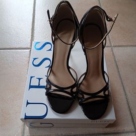 Escarpins Sandales Guess Pointure 40