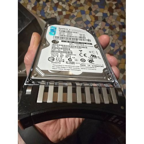 Disque dur IBM 300 Go 42D0641 SAS 2.5" 10 Krpm HUC103030CSS600