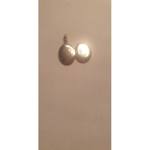 Pendentif Ouvrant En Métal Argenté