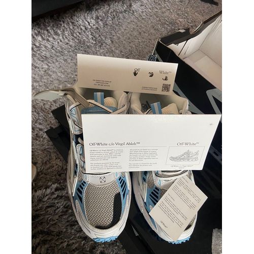 Off-White - 44