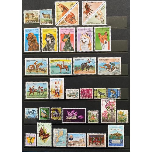Lot De 98 Timbres Divers Afrique ( Angola, Bénin, Burkina Faso, Cap Vert, Ghana , Kenya, Mozambique, Nigeria, Niger, Île Maurice, Cameroun , Congo, Mali,  Ouganda, Sénégal, Tanzanie )