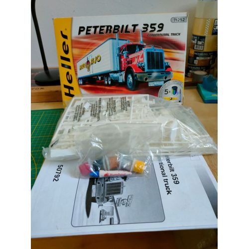 Maquette Camion Heller 1/43 : Peterblit 359-Heller