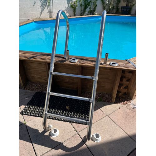 ÉCHELLE INOX de piscine