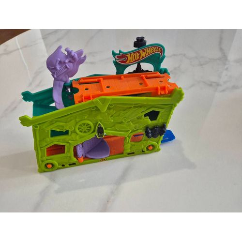 Circuit garage fantôme hotwheels mattel