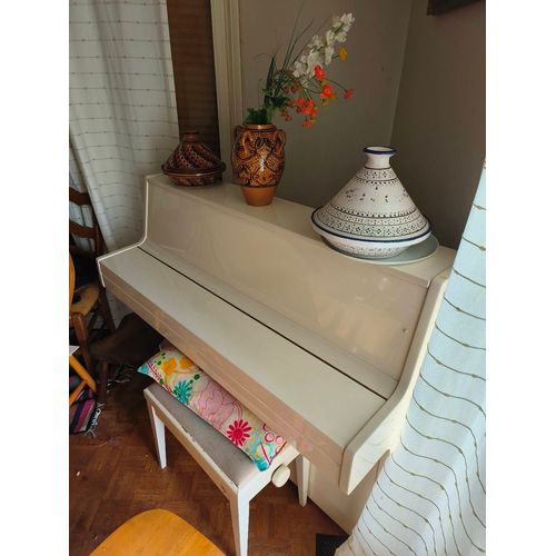 Piano Furstein 3400 Euros